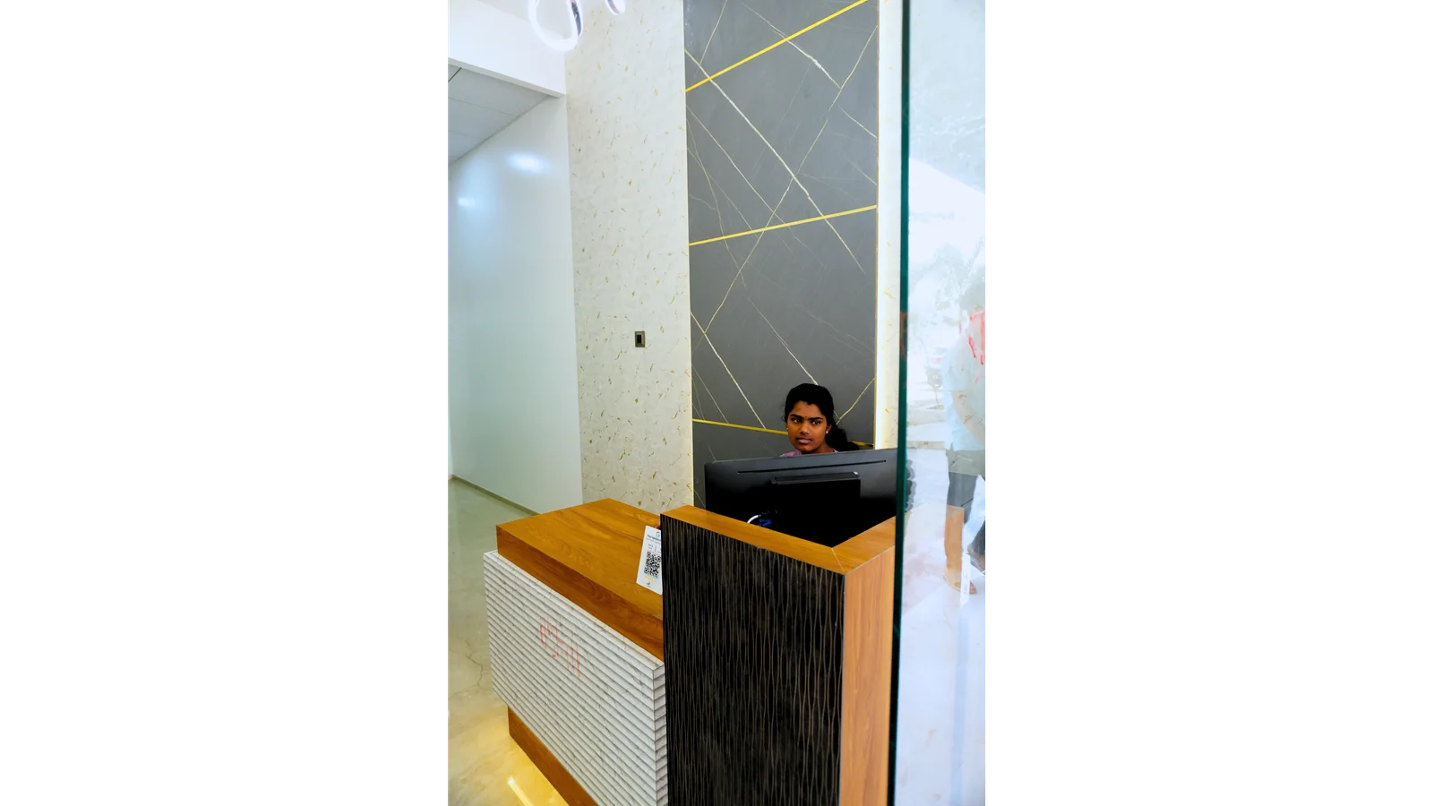 Hera Clinic Reception 
